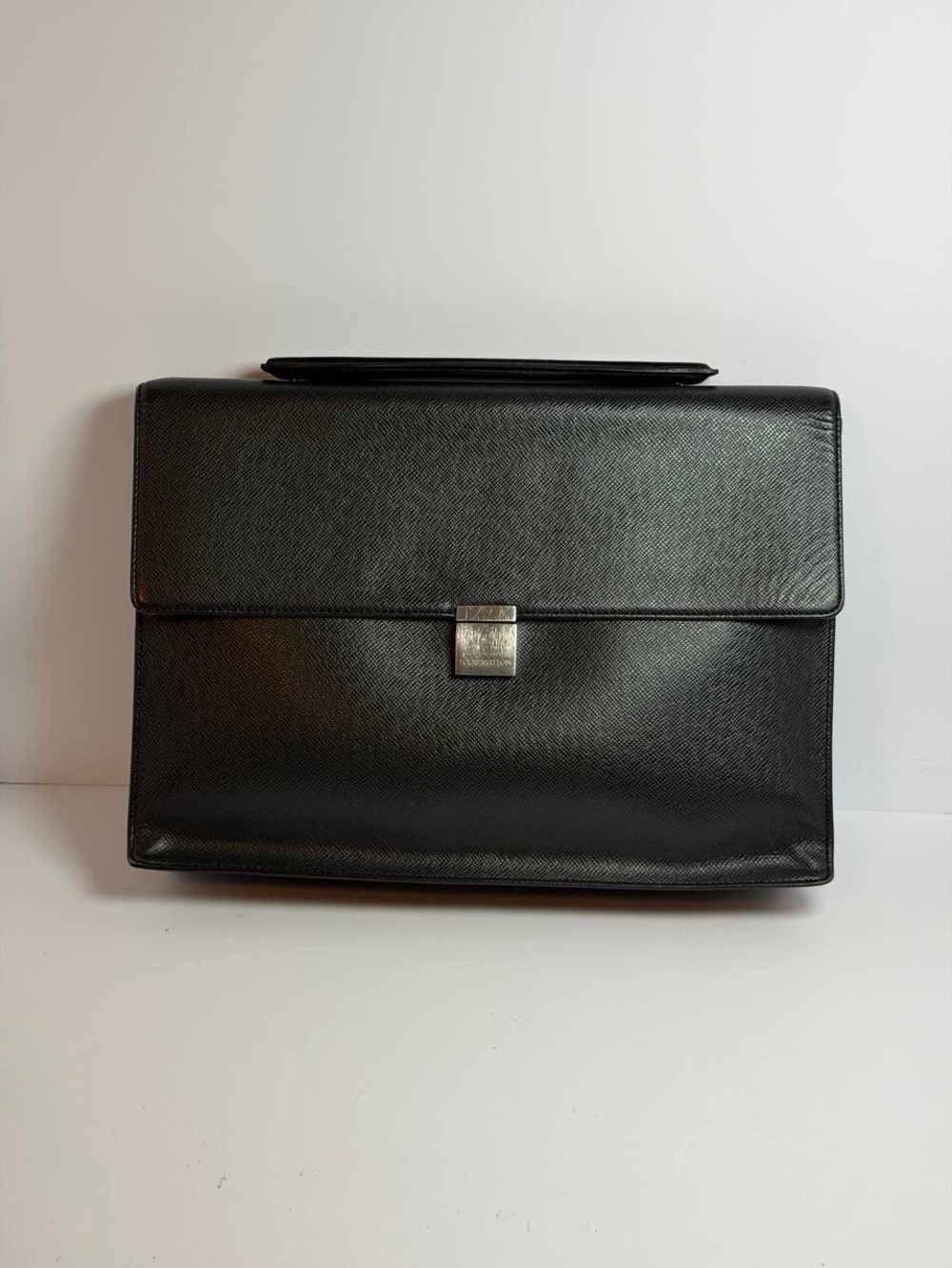 Louis Vuitton Taiga Porte-Documents Angara Briefcase